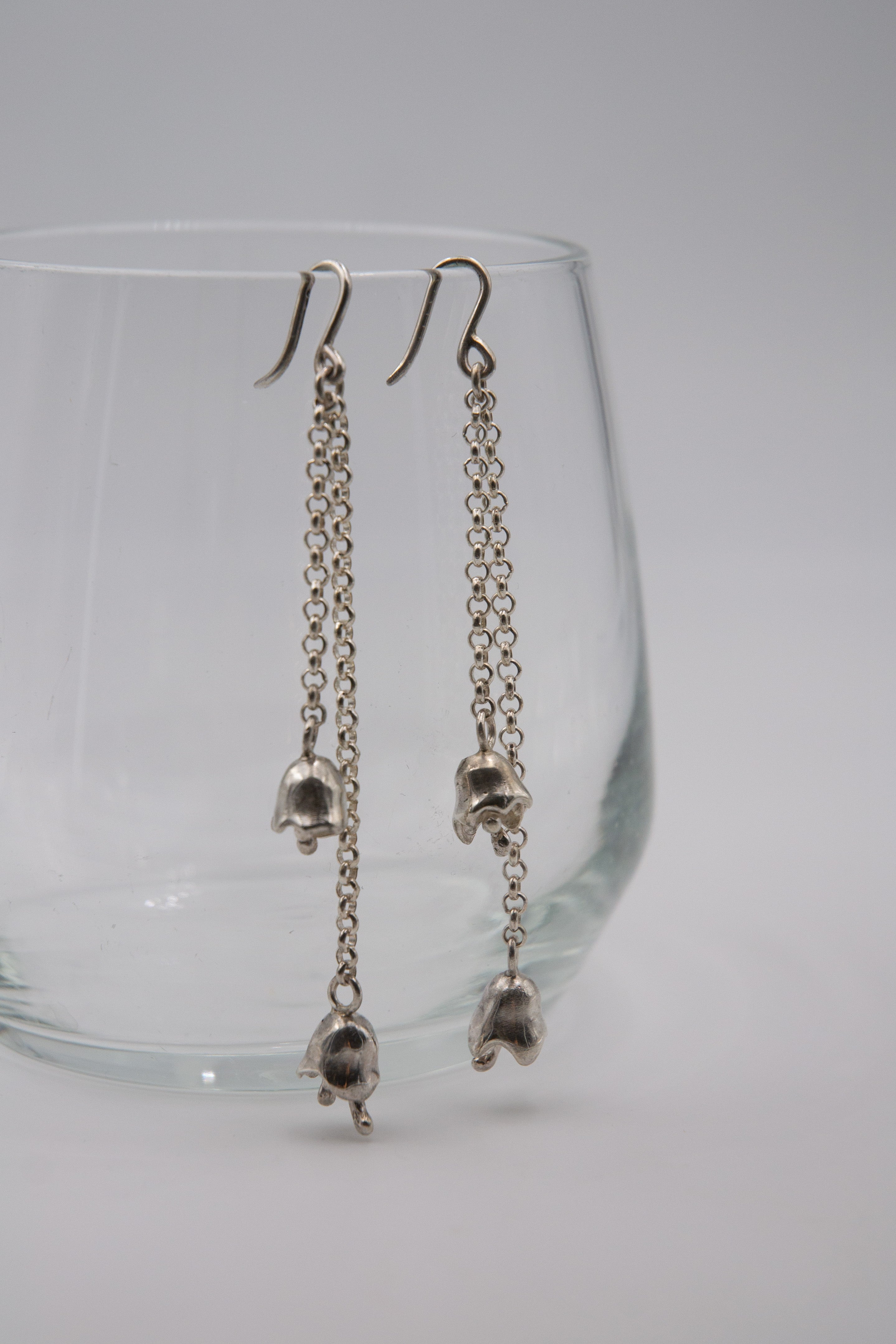 Clochettes earrings thiner chain